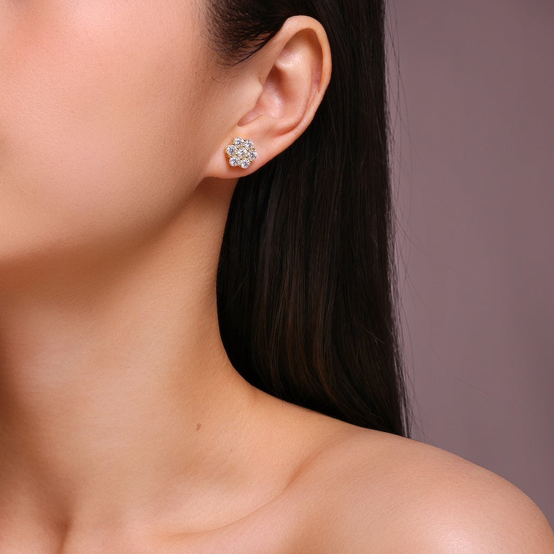 Top-quality Moissanite Luxury And Fashionable Light Luxury Jewelry Silver Stud Earrings S925 Silver Electroplated Gold