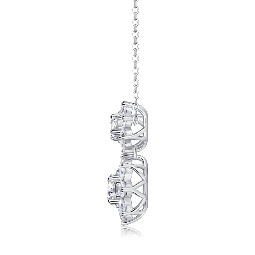 Sunshine Flower Language – Moissanite Pendant Set
A radiant floral-inspired design with premium moissanite, crafted in platinum-plated S925 silver for a refined, luxurious shine.