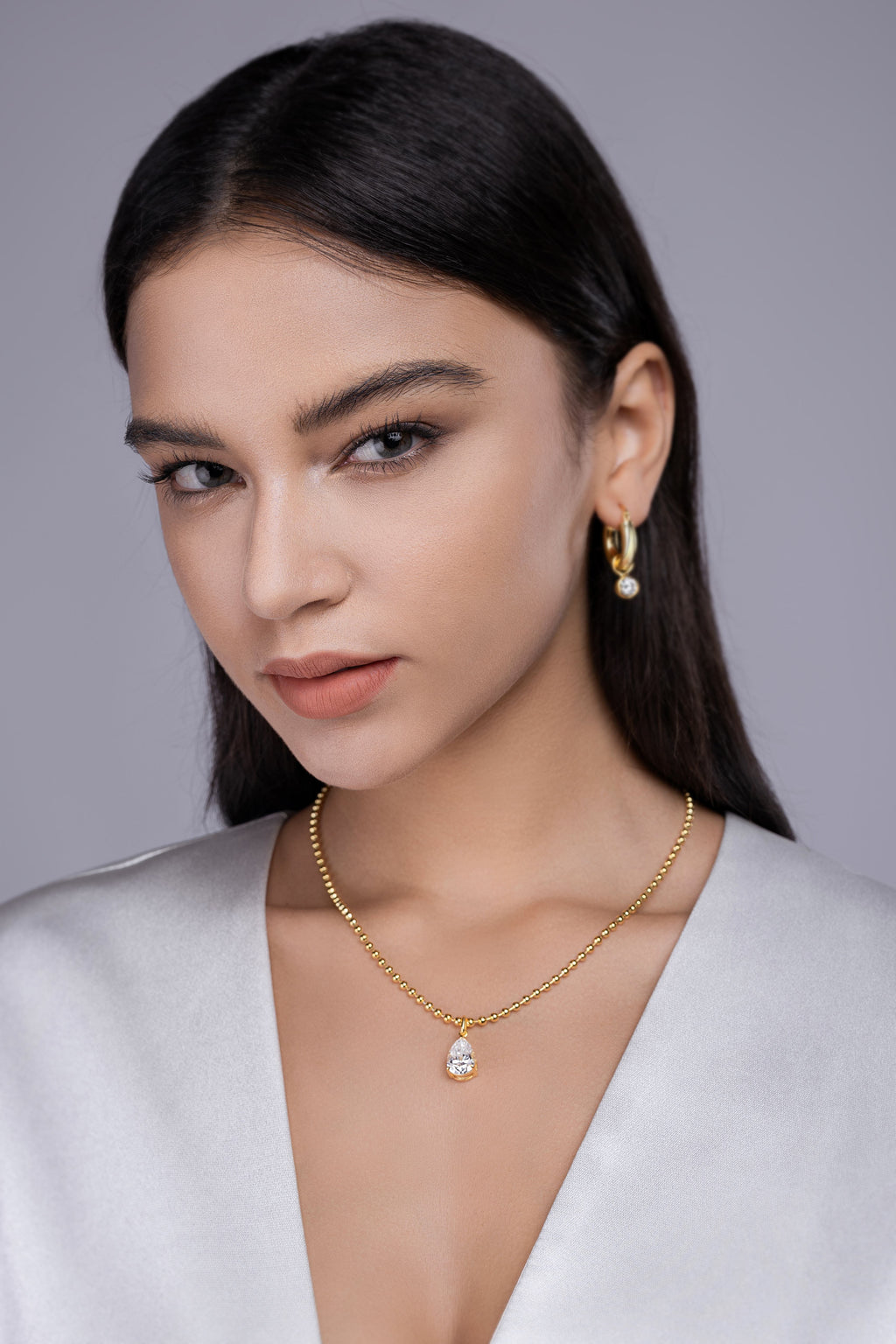 Wish Light – Luxury Moissanite Pendant
Radiate confidence. This trendy necklace features top-quality Moissanite set in Gold-plated S925 Sterling Silver. A perfect blend of fashion and timeless luxury.