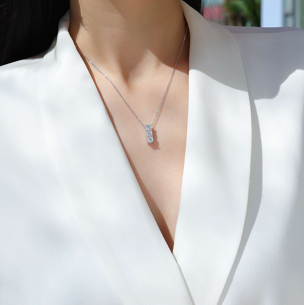 Fashionable Light Luxury Necklace Set with 0.05ct Premium Moissanite, Platinum-Plated S925 Silver