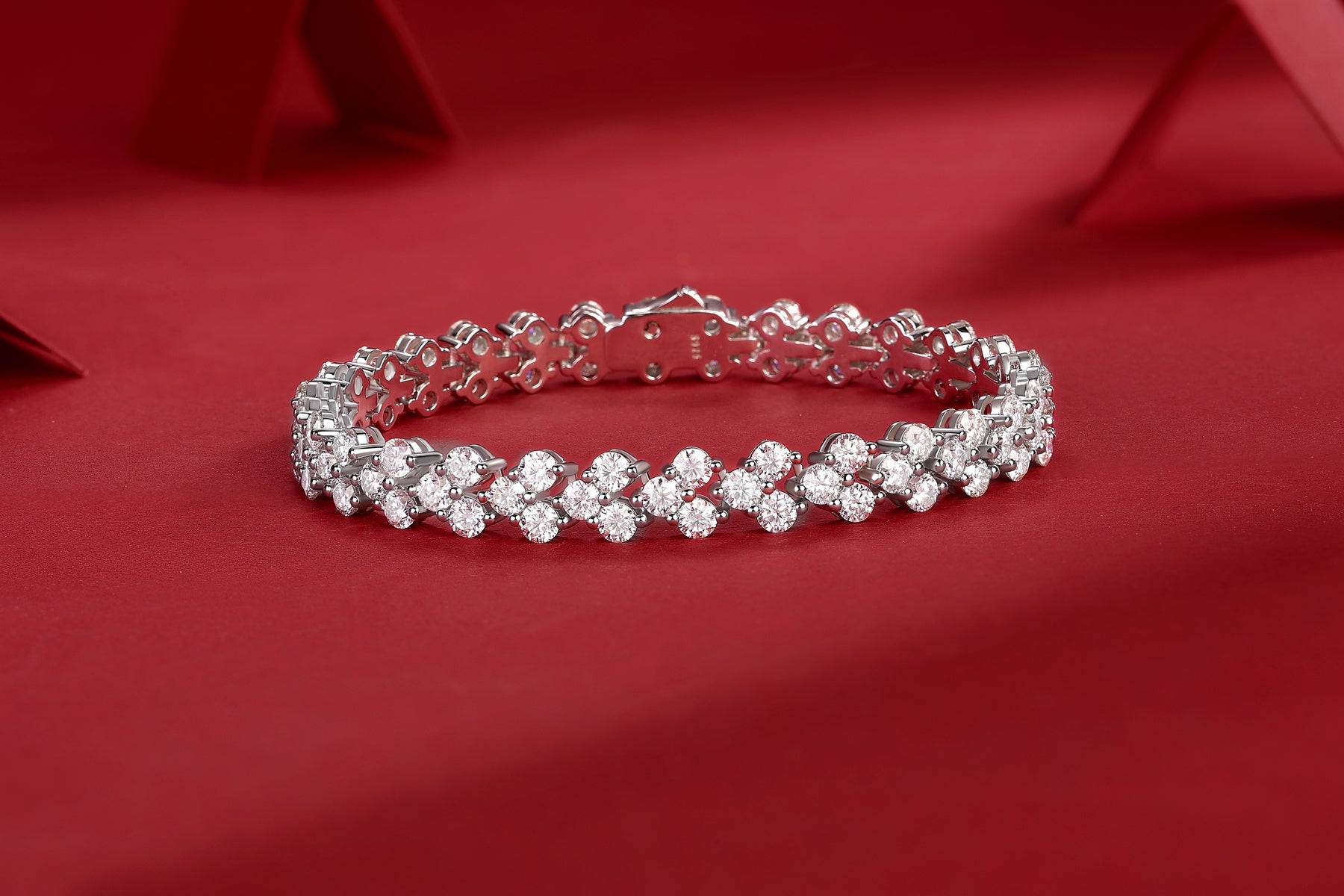 Fashionable Light Luxury Moissanite Bracelet | Platinum Plated S925 Silver
💎